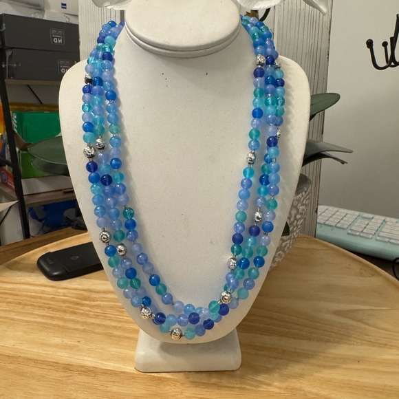 Elegant Blue Beaded Necklace - Picture 6 of 7